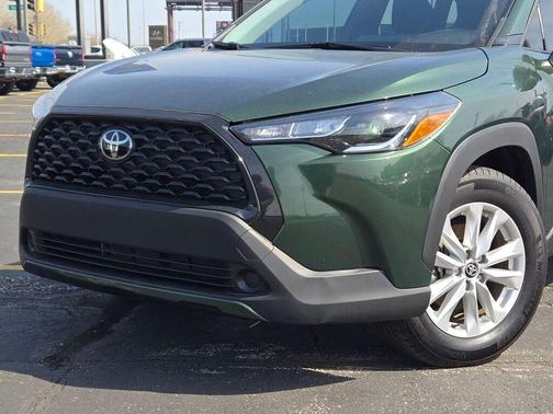 Green 2024 Toyota Corolla Cross LE