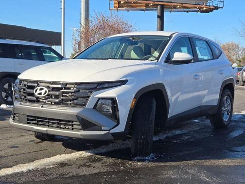 2026 Hyundai TUCSON SE