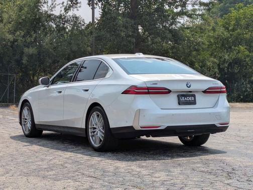 2024 BMW 530 i xDrive