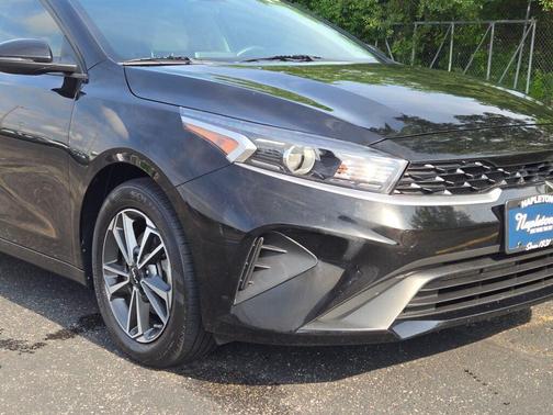 Aurora Black Pearl 2023 Kia Forte LXS