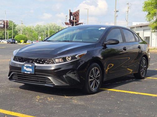 Aurora Black Pearl 2023 Kia Forte LXS