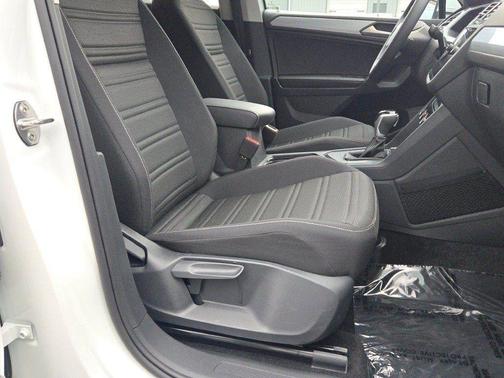 Pure White 2024 Volkswagen Tiguan 2.0T S