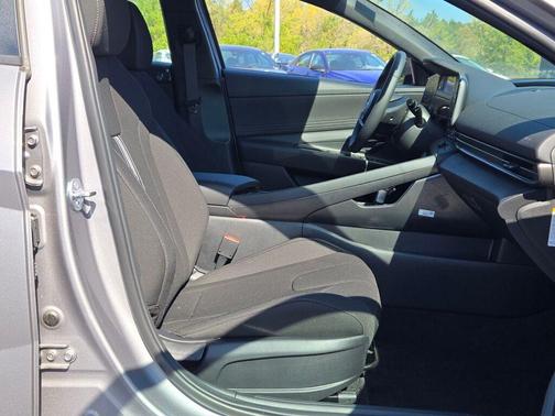 2025 Hyundai ELANTRA HEV SEL Sport