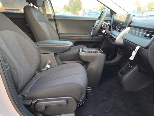 2025 Hyundai IONIQ 5 SE