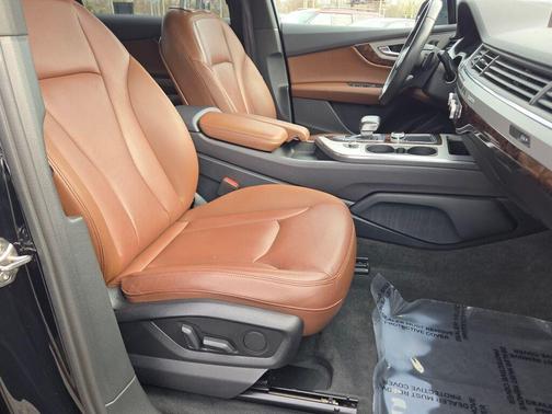 Ink Blue Metallic 2018 Audi Q7 2.0T Premium