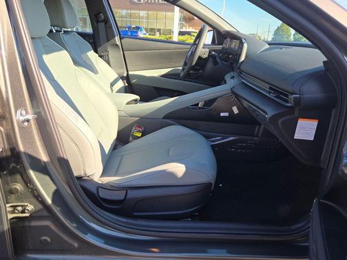 2025 Hyundai ELANTRA HEV Limited