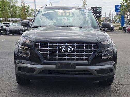 Onyx Black 2023 Hyundai VENUE SEL