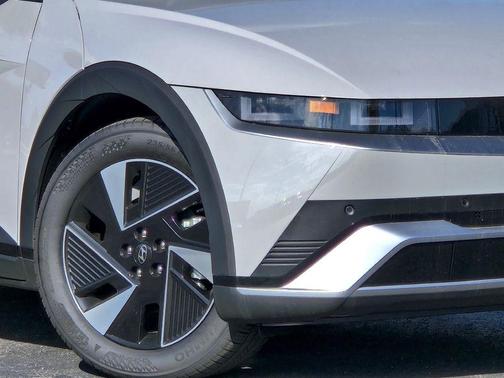 2025 Hyundai IONIQ 5 SEL