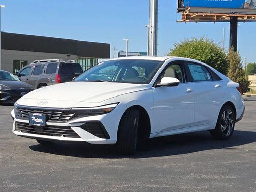 2025 Hyundai ELANTRA Limited