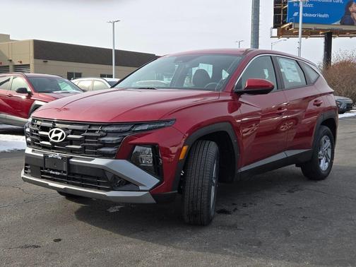 2026 Hyundai TUCSON SE