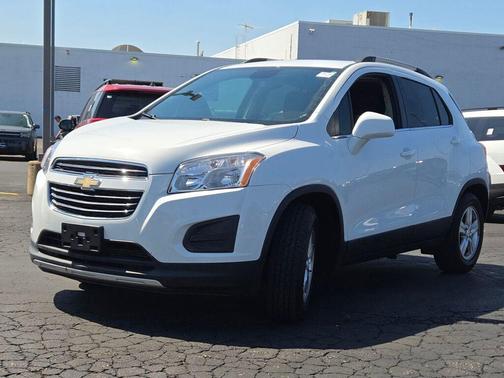 Summit White 2016 Chevrolet Trax LT