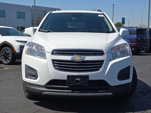 Summit White 2016 Chevrolet Trax LT