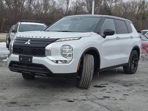 2023 Mitsubishi Outlander SEL