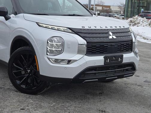 2023 Mitsubishi Outlander SEL