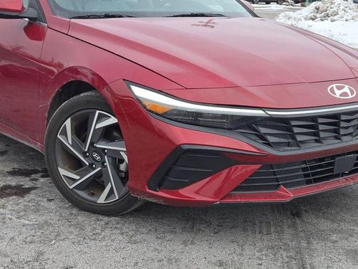 2025 Hyundai ELANTRA Limited