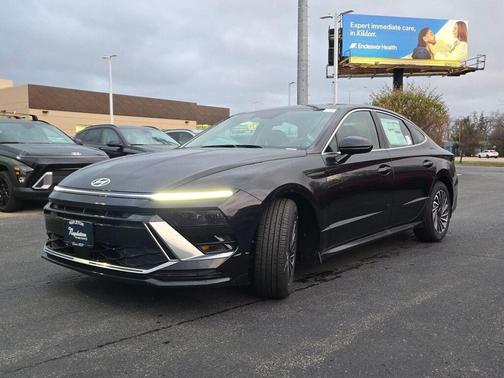 2026 Hyundai SONATA Hybrid SEL