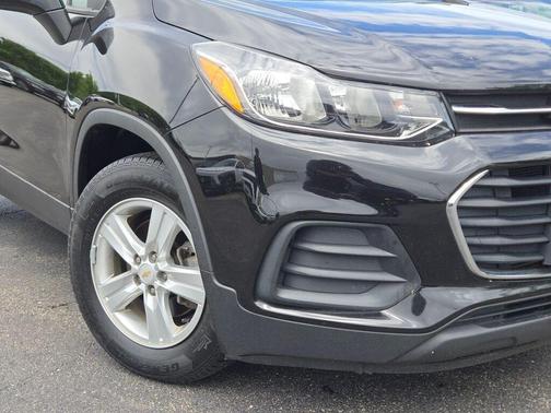 Mosaic Black Metallic 2020 Chevrolet Trax LS