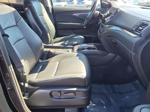 Crystal Black Pearl 2022 Honda Pilot Special Edition