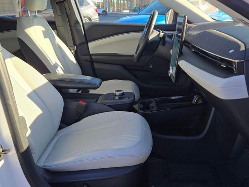 2022 Ford Mustang Mach-E Premium