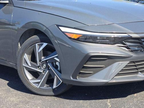 2025 Hyundai ELANTRA HEV SEL Sport