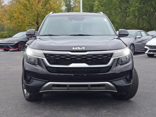 Cherry Black 2023 Kia Seltos S