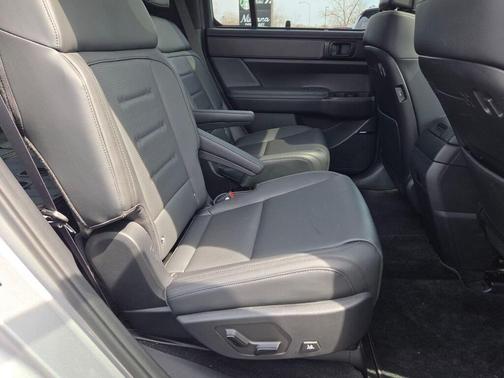 Shimmering Silver 2025 Hyundai SANTA FE HEV Calligraphy