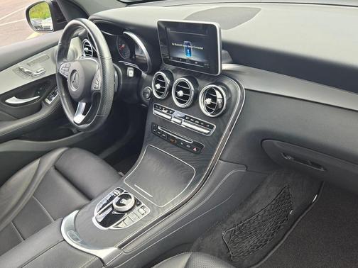 2019 Mercedes-Benz GLC 300 Base 4MATIC