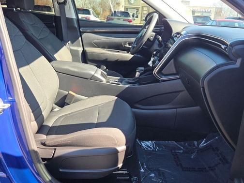 2022 Hyundai TUCSON SE