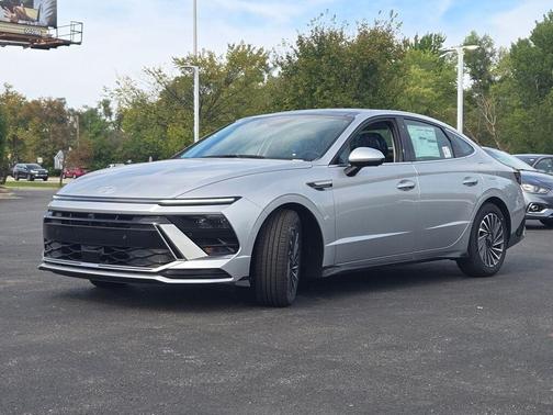 2025 Hyundai SONATA Hybrid Limited