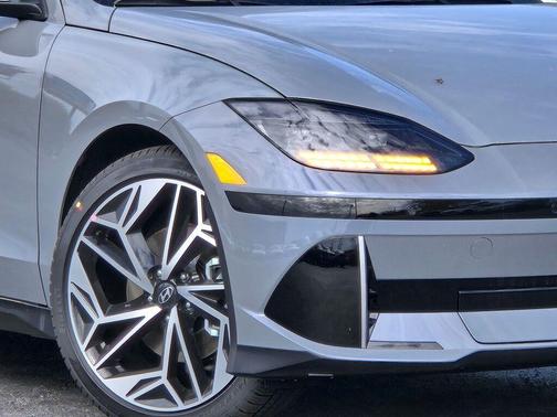 2025 Hyundai IONIQ 6 SEL