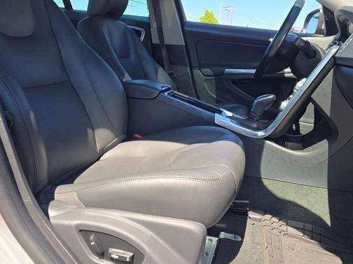 Bright Silver Metallic 2015 Volvo S60 T5 Premier