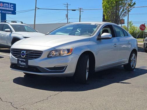 Bright Silver Metallic 2015 Volvo S60 T5 Premier