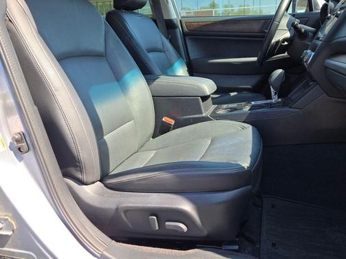 Ice Silver Metallic 2016 Subaru Outback 2.5i Limited