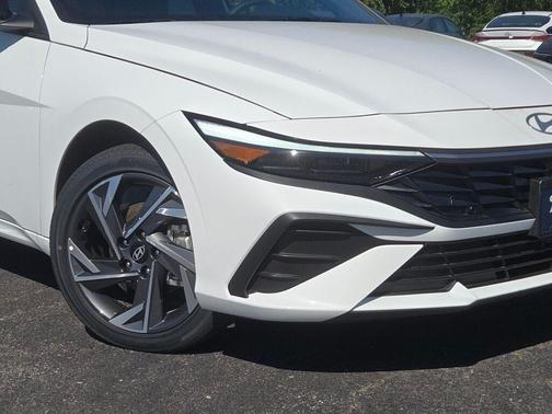 2025 Hyundai ELANTRA HEV SEL Sport