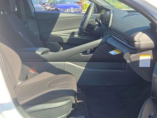 2025 Hyundai ELANTRA HEV SEL Sport