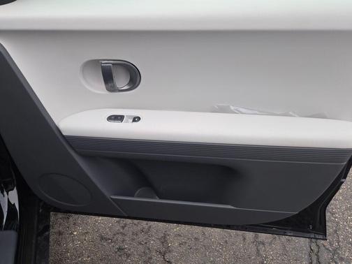 2026 Hyundai IONIQ 5 SE