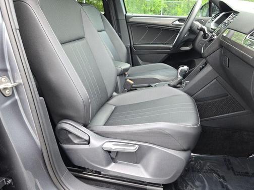 Platinum Gray Metallic 2023 Volkswagen Tiguan 2.0T SE R-Line Black