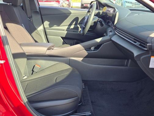 2025 Hyundai ELANTRA HEV SEL Sport