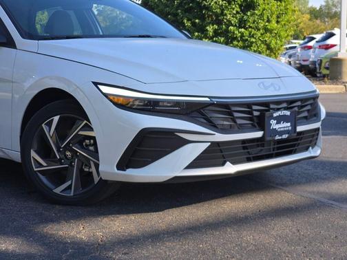 2025 Hyundai ELANTRA HEV SEL Sport