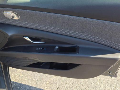 2025 Hyundai ELANTRA HEV Limited