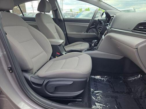 Metal 2020 Hyundai ELANTRA SE