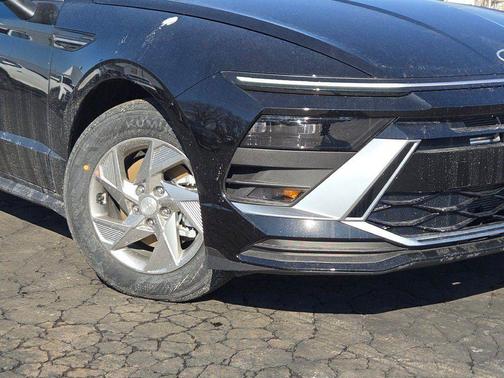 Black 2026 Hyundai SONATA SE