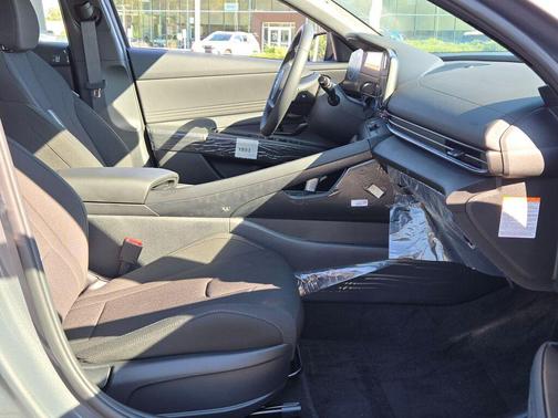 2025 Hyundai ELANTRA HEV SEL Sport