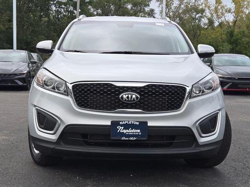 Sparkling Silver 2017 Kia Sorento LX