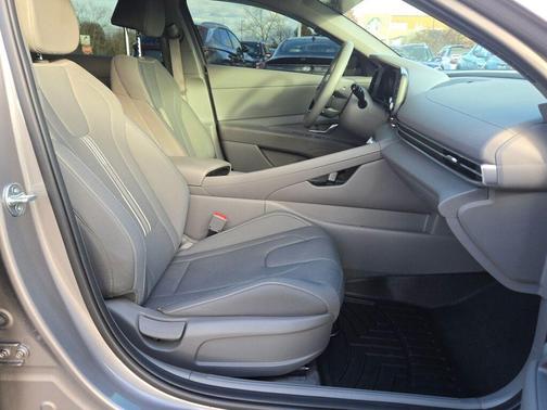 2023 Hyundai ELANTRA HEV Blue