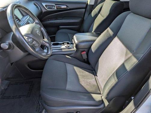 2018 Nissan Pathfinder SV