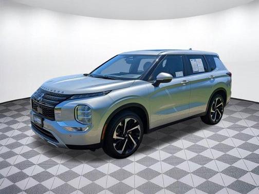 2023 Mitsubishi Outlander SE