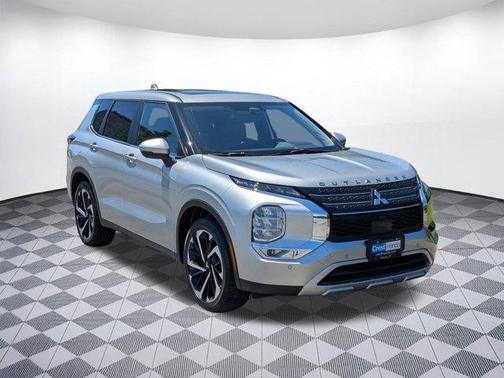2023 Mitsubishi Outlander SE