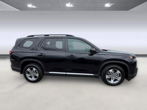 Crystal Black Pearl 2026 Honda Pilot EX-L