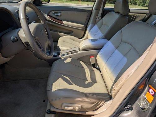 2001 INFINITI I30 Touring